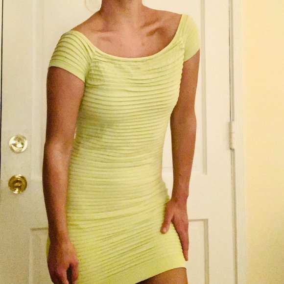 BCBGGeneration green bodycon dress - Picture 2 of 8